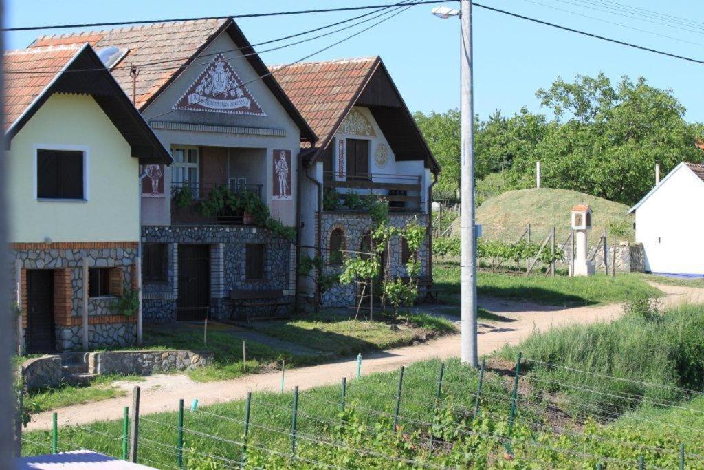 Hotel Vinohrad Milotice Exteriör bild